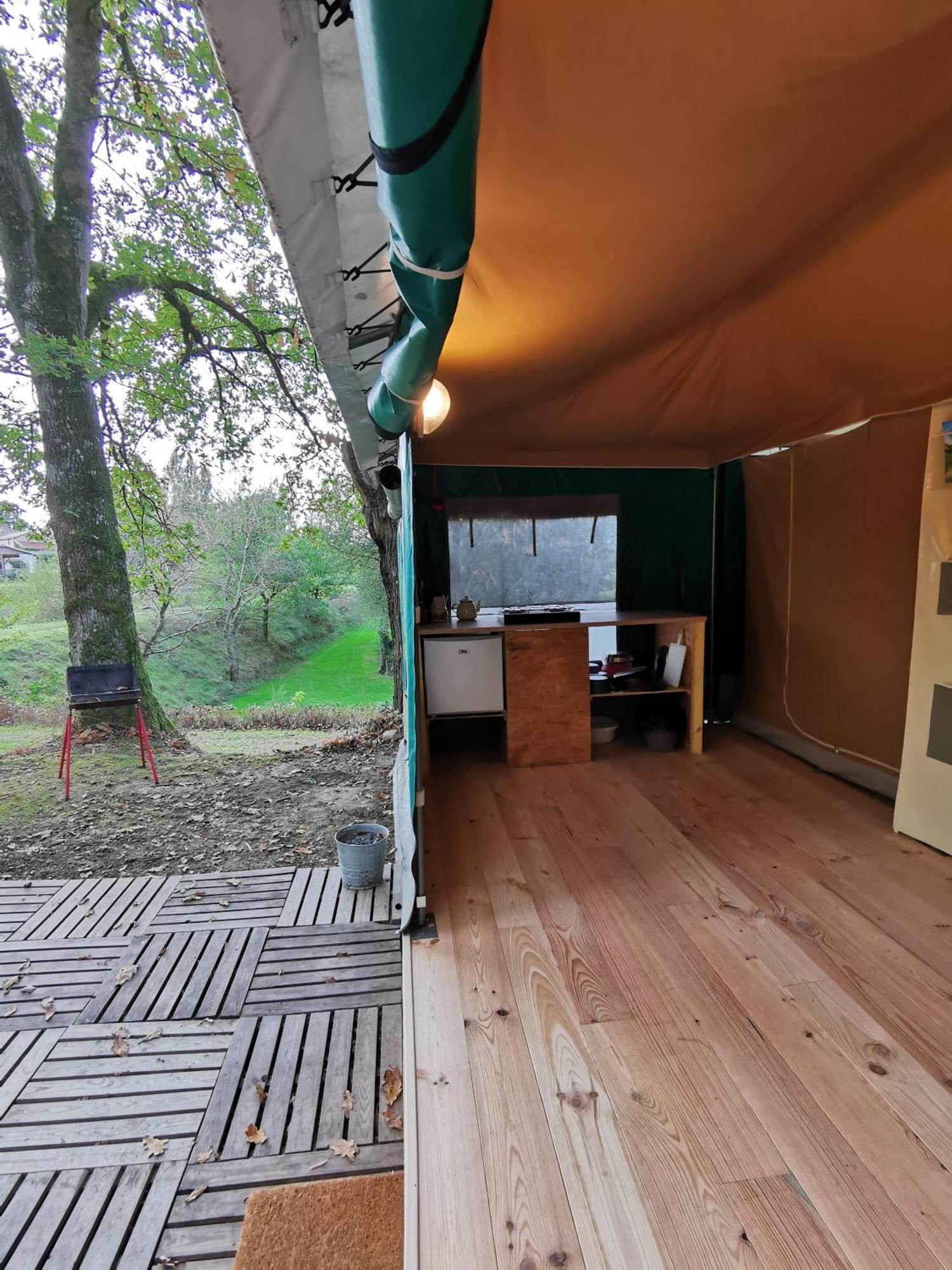 camping de la chagnée Saint-Aubin-le-Cloud Habitación foto